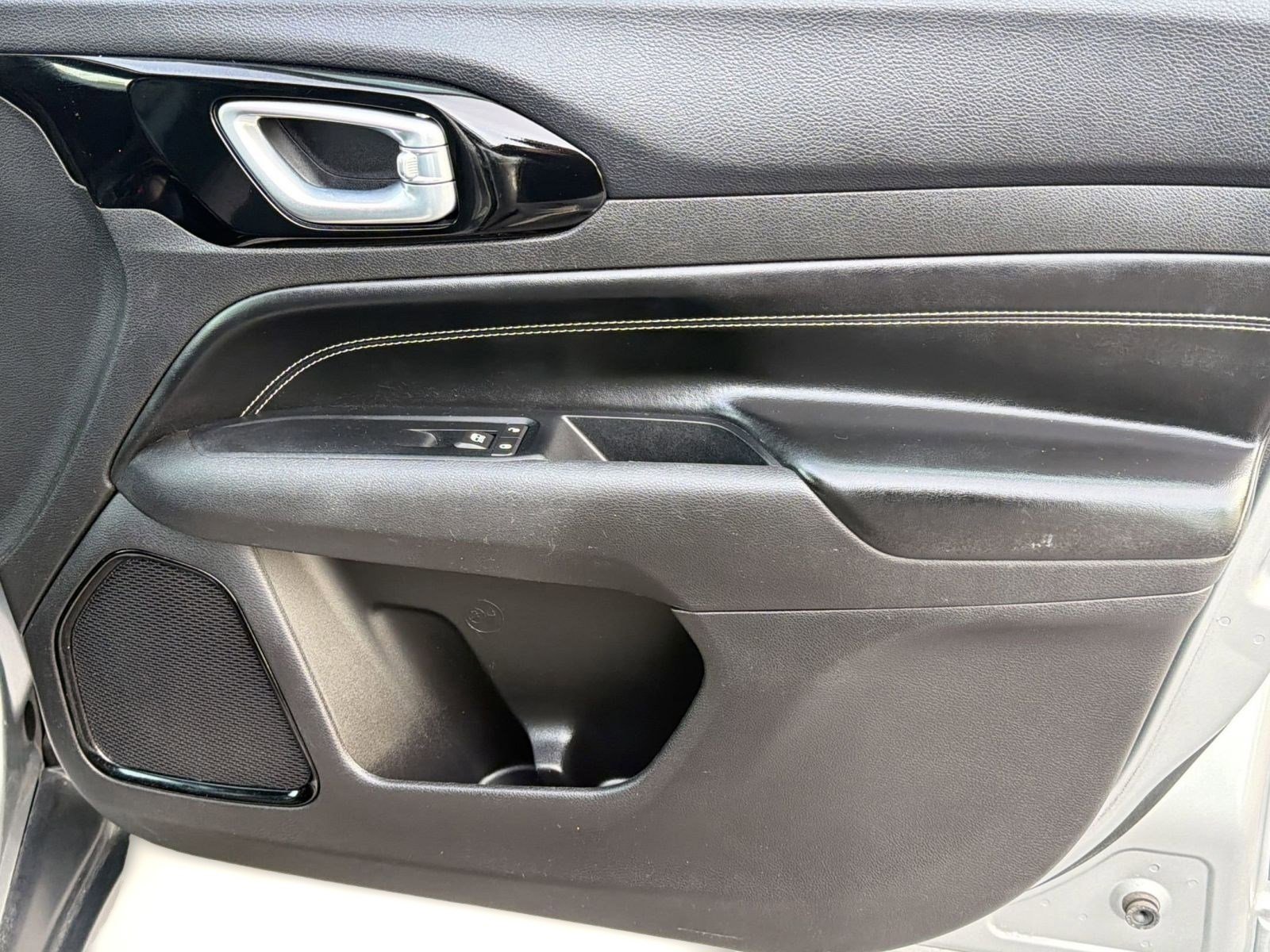 Used 2022 Jeep Compass Altitude FWD image 21