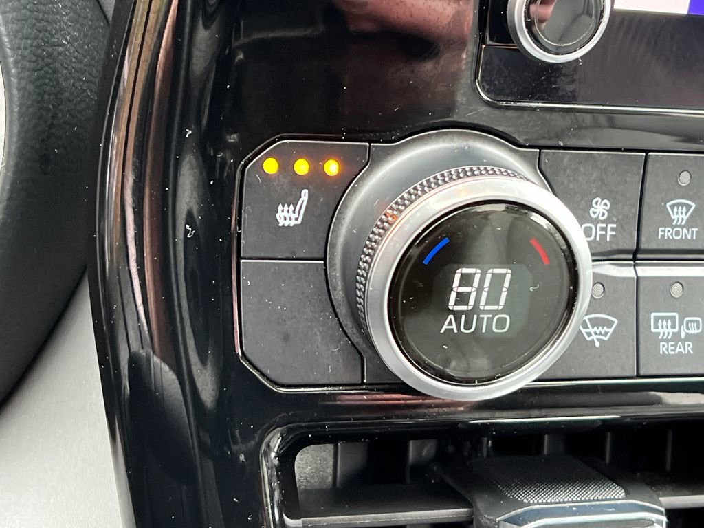 Used 2023 Toyota Highlander XLE image 31