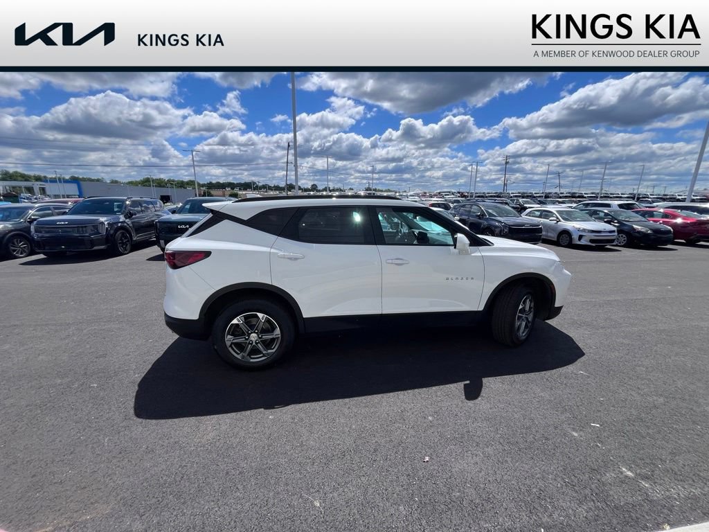 Used 2024 Chevrolet Blazer LT w/ Convenience Package FWD image 4