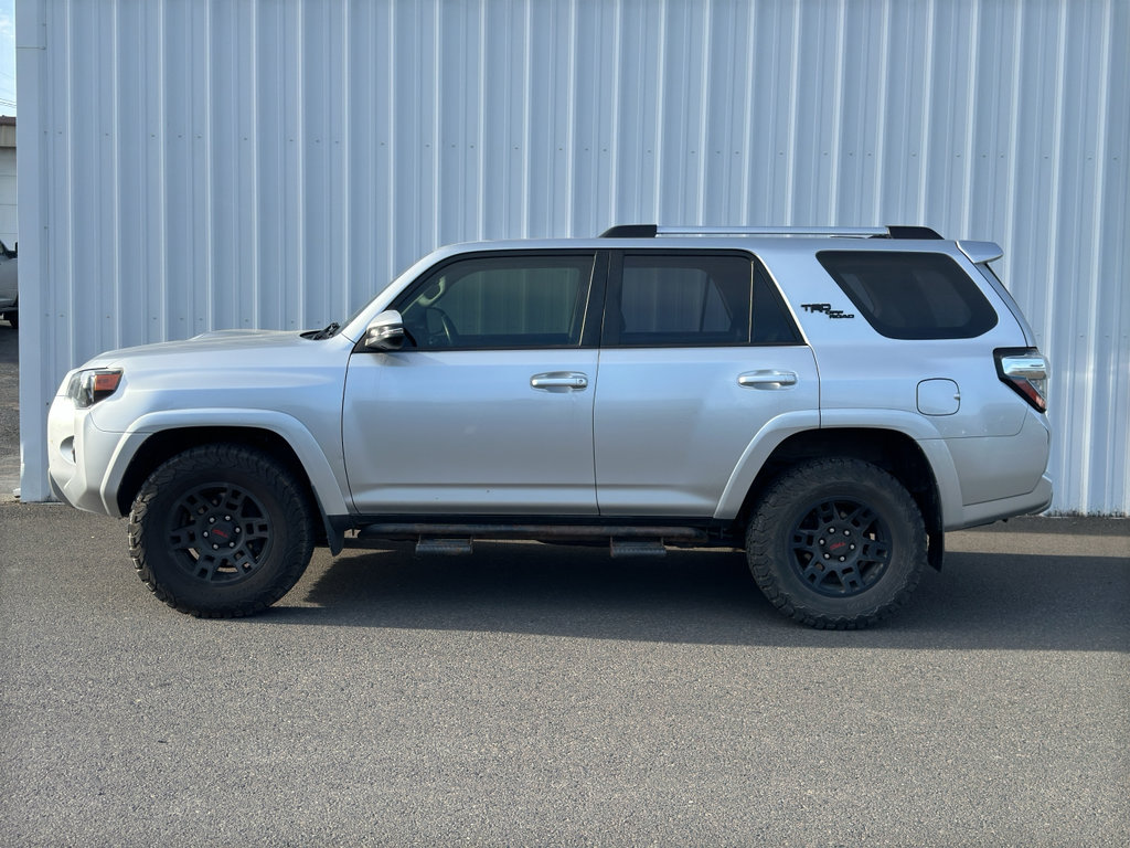 Certified 2018 Toyota 4Runner TRD Off-Road Premium AWD/4WD image 3