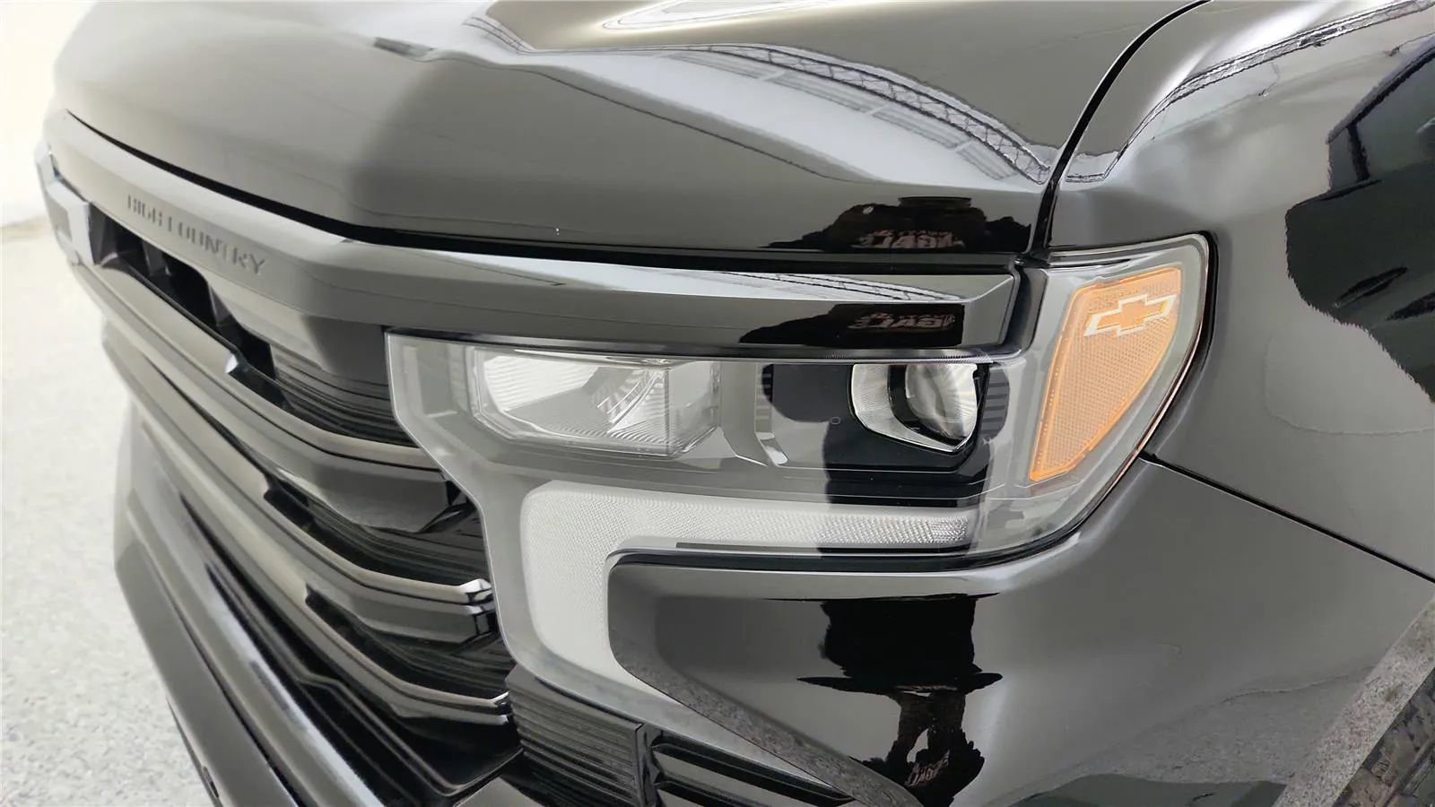 Used 2025 Chevrolet Silverado 1500 High Country w/ Midnight Edition image 14