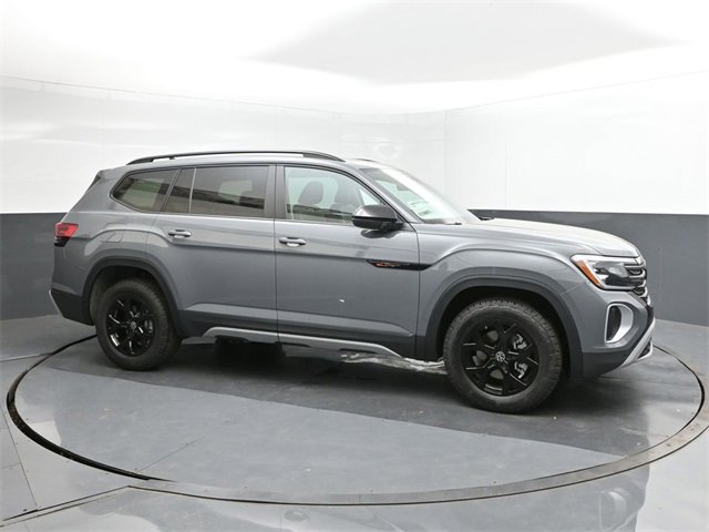 New 2025 Volkswagen Atlas Peak Edition SE image 17