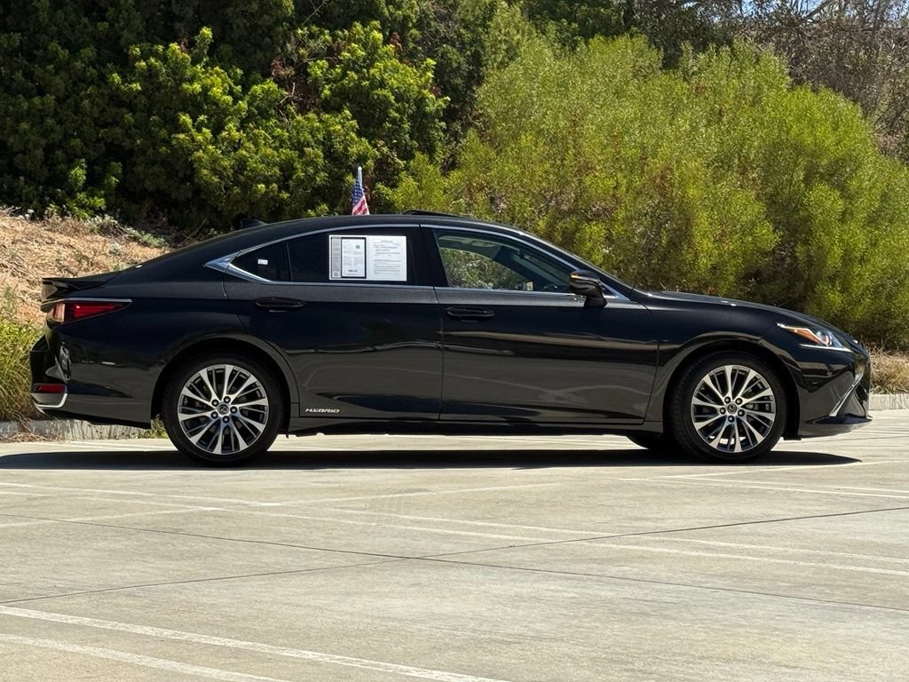 Certified 2021 Lexus ES 300h w/ Premium Package FWD image 11