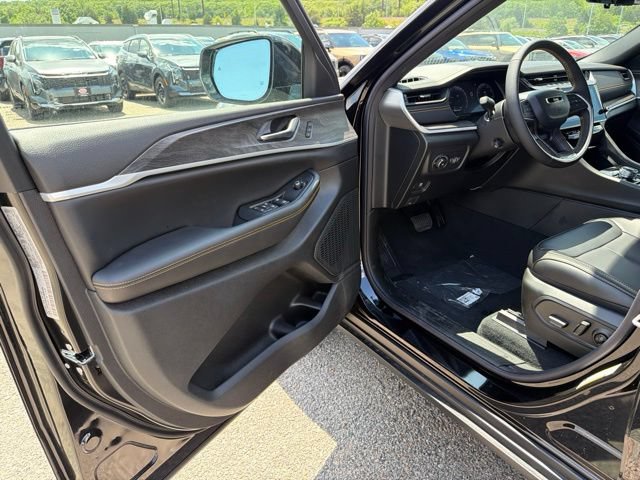 New 2026 Jeep Grand Cherokee L Limited AWD/4WD image 12