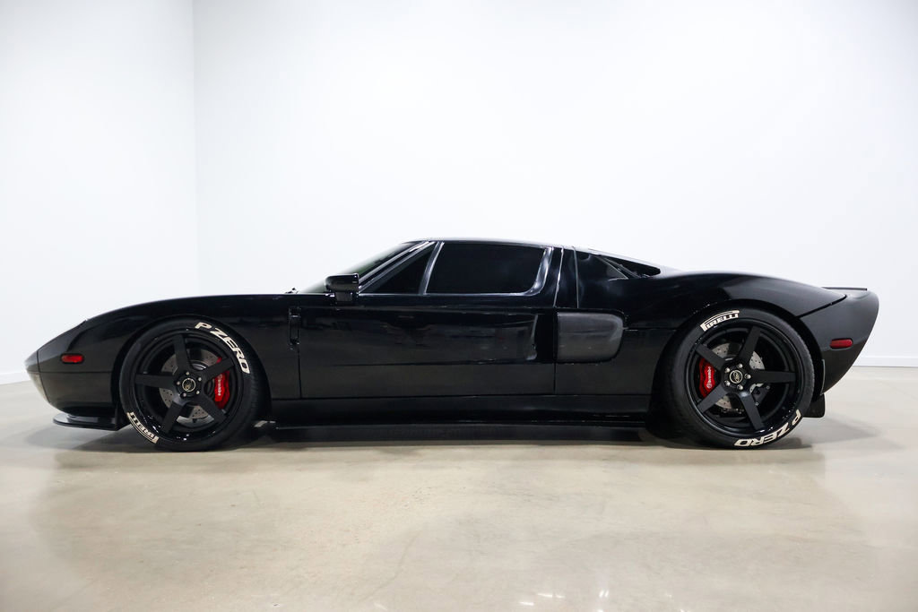 Used 2006 Ford GT RWD image 16