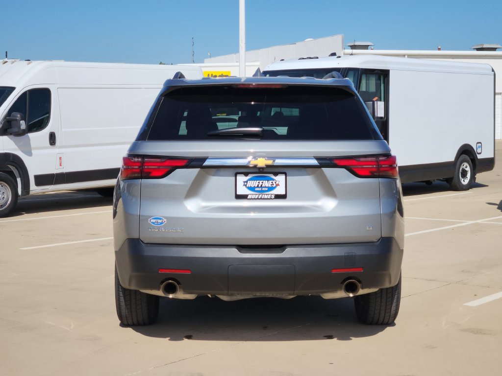 Used 2023 Chevrolet Traverse LT FWD image 6