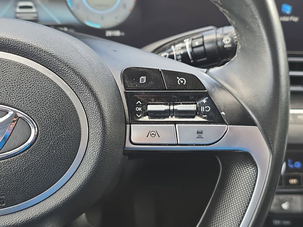 Used 2023 Hyundai Elantra SEL w/ Convenience Package image 17