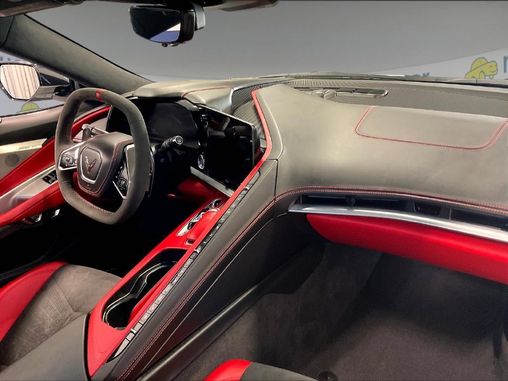 Used 2025 Chevrolet Corvette Stingray Premium Cpe w/ Z51 Performance Package RWD image 14