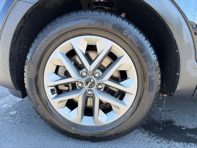 Used 2023 Kia Telluride LX image 25
