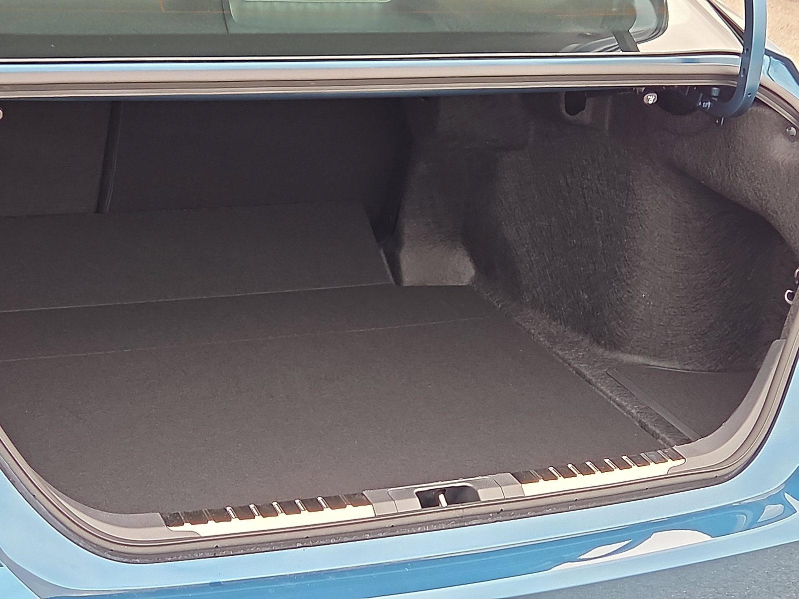 Used 2025 Toyota Camry XSE image 9