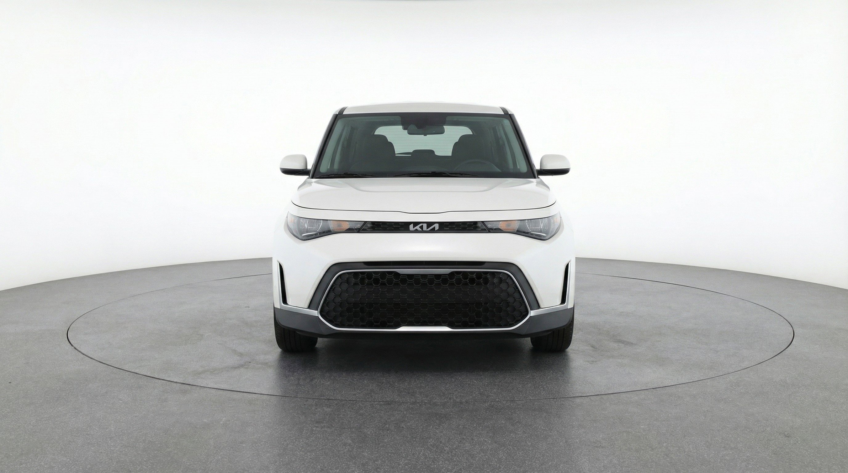 Used 2025 Kia Soul LX w/ LX Technology Package image 2