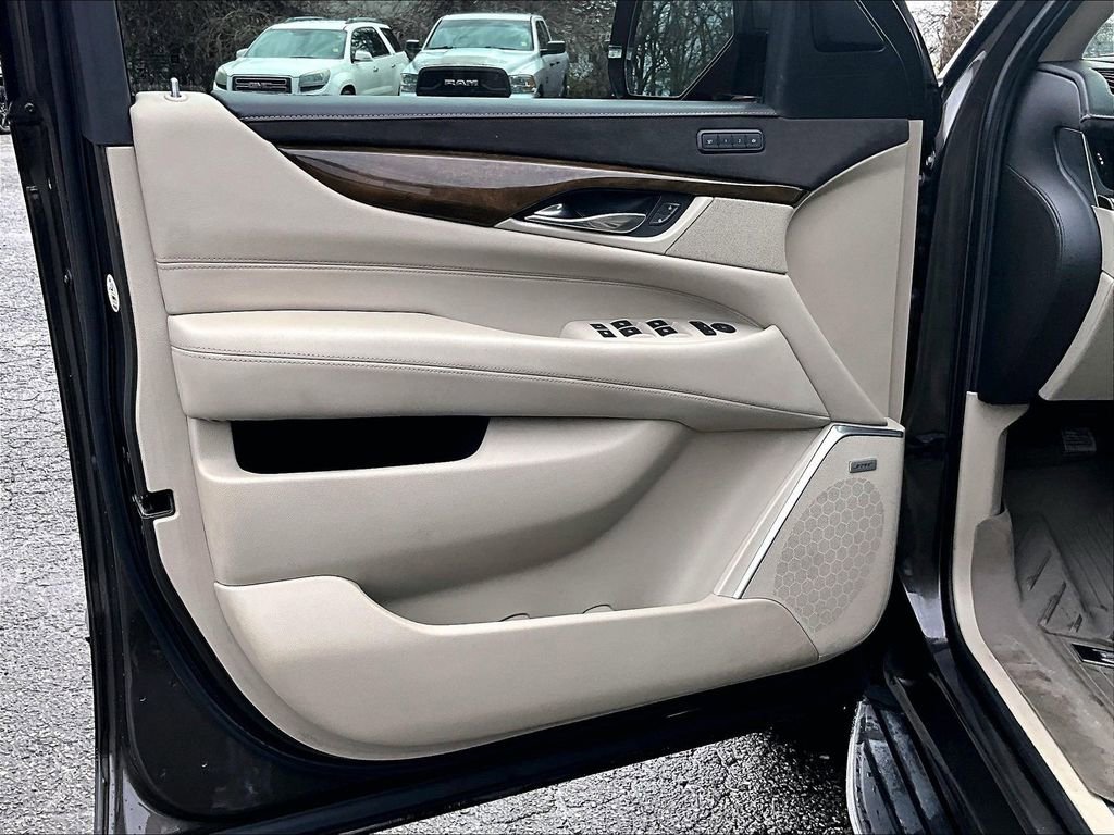Certified 2020 Cadillac Escalade Luxury image 20