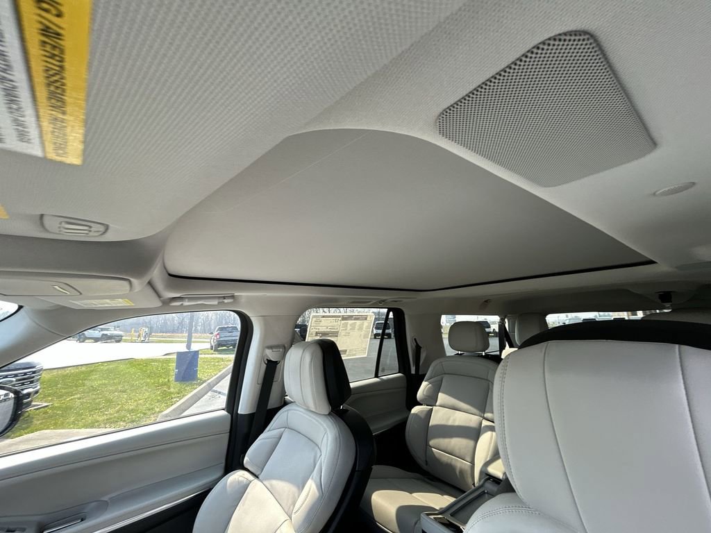 New 2026 Lincoln Navigator L Reserve AWD/4WD image 28