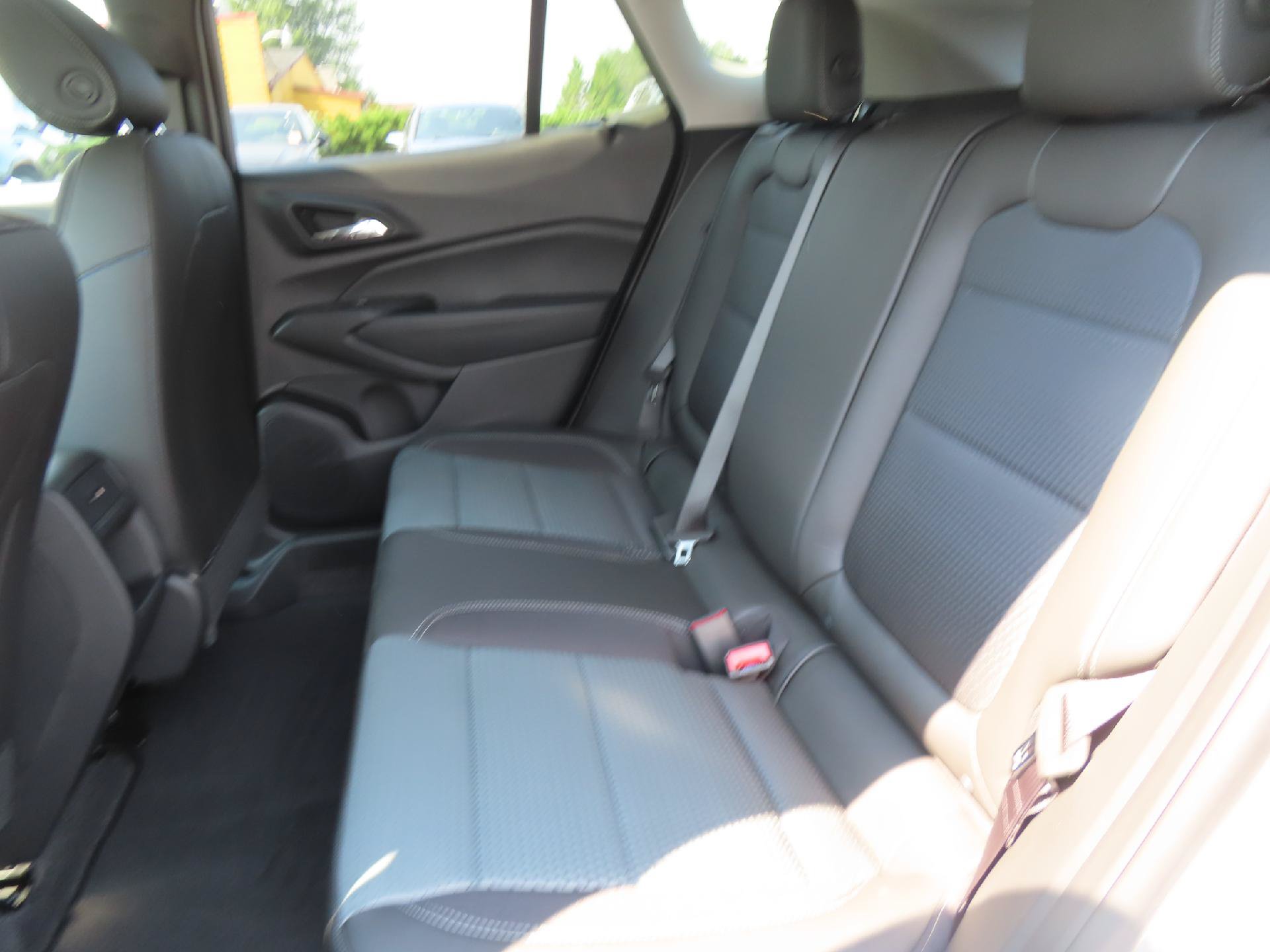 New 2026 Chevrolet Trax LT w/ Driver Confidence Package FWD image 35
