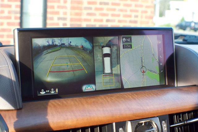 Used 2018 Lexus LX 570 4WD w/ Luxury Package image 31