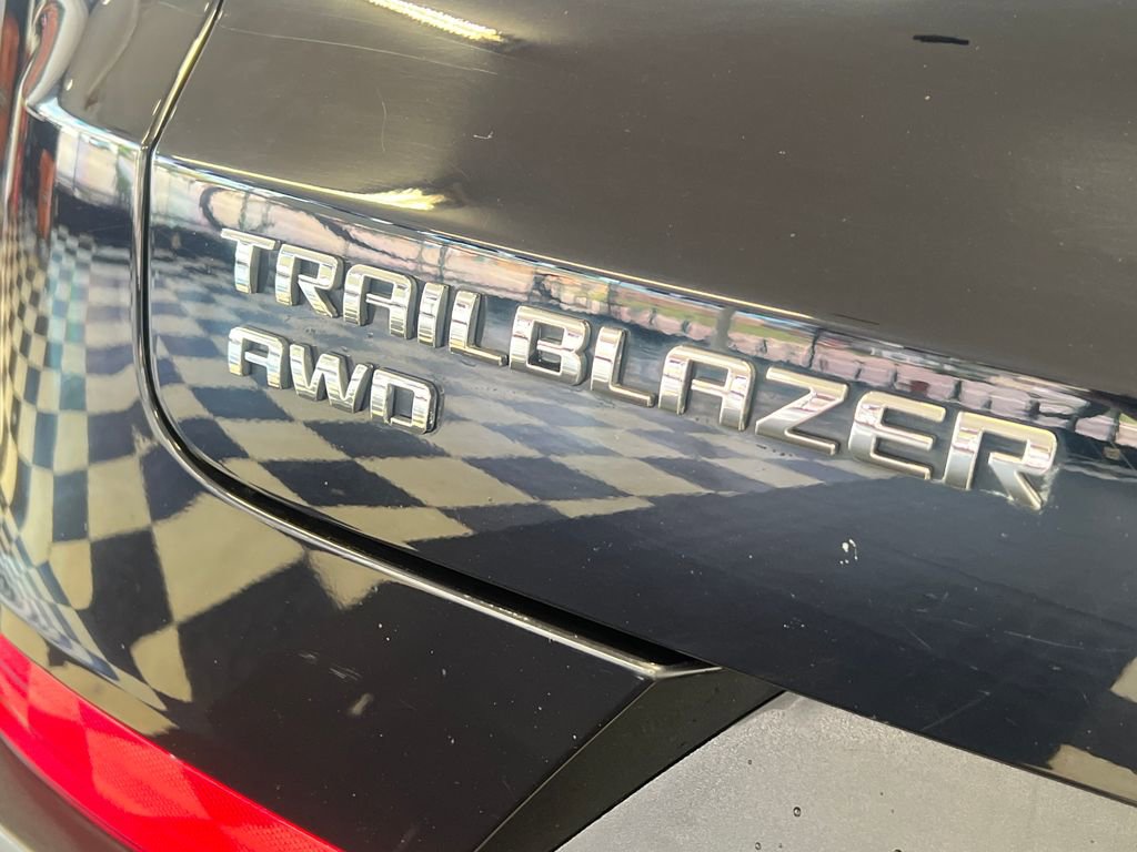 Used 2021 Chevrolet TrailBlazer LT w/ Convenience Package AWD/4WD image 12