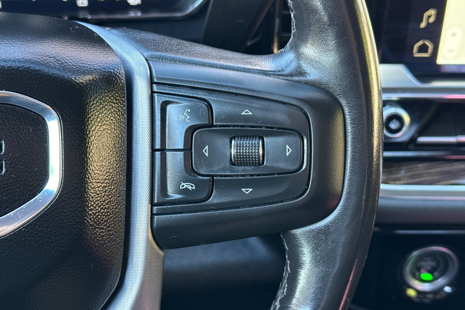 Used 2022 GMC Sierra 1500 SLE image 30