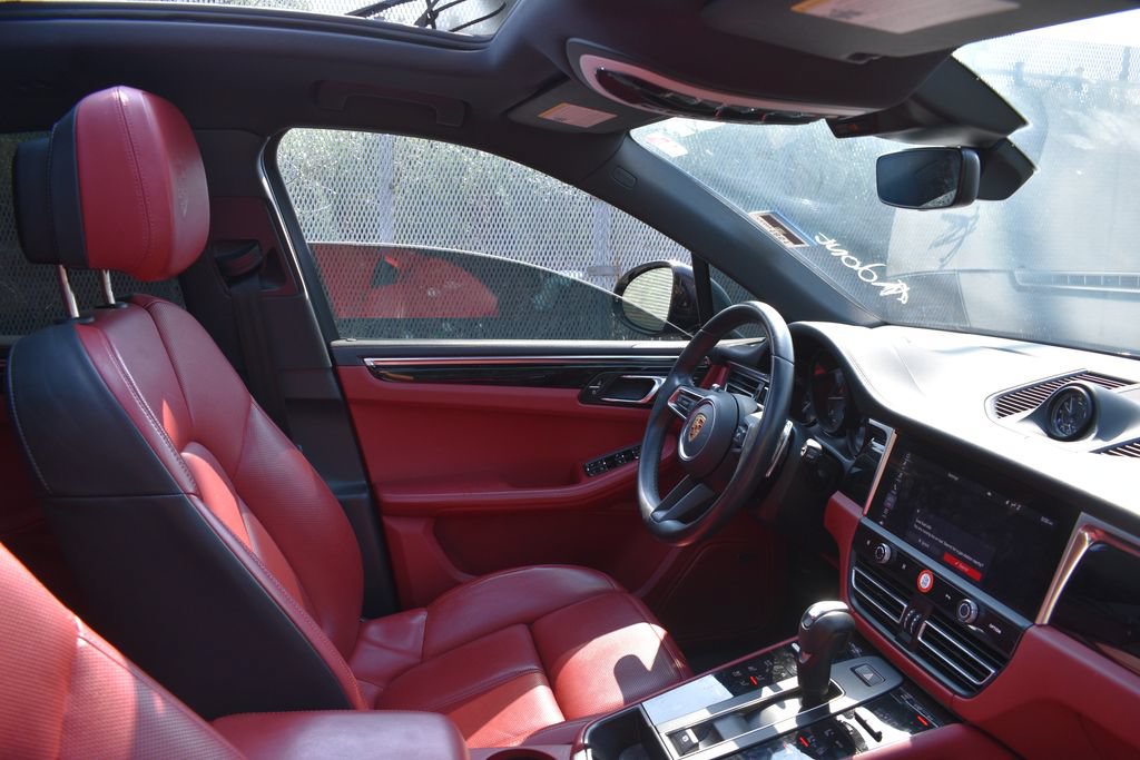 Used 2024 Porsche Macan Turbo AWD/4WD image 21