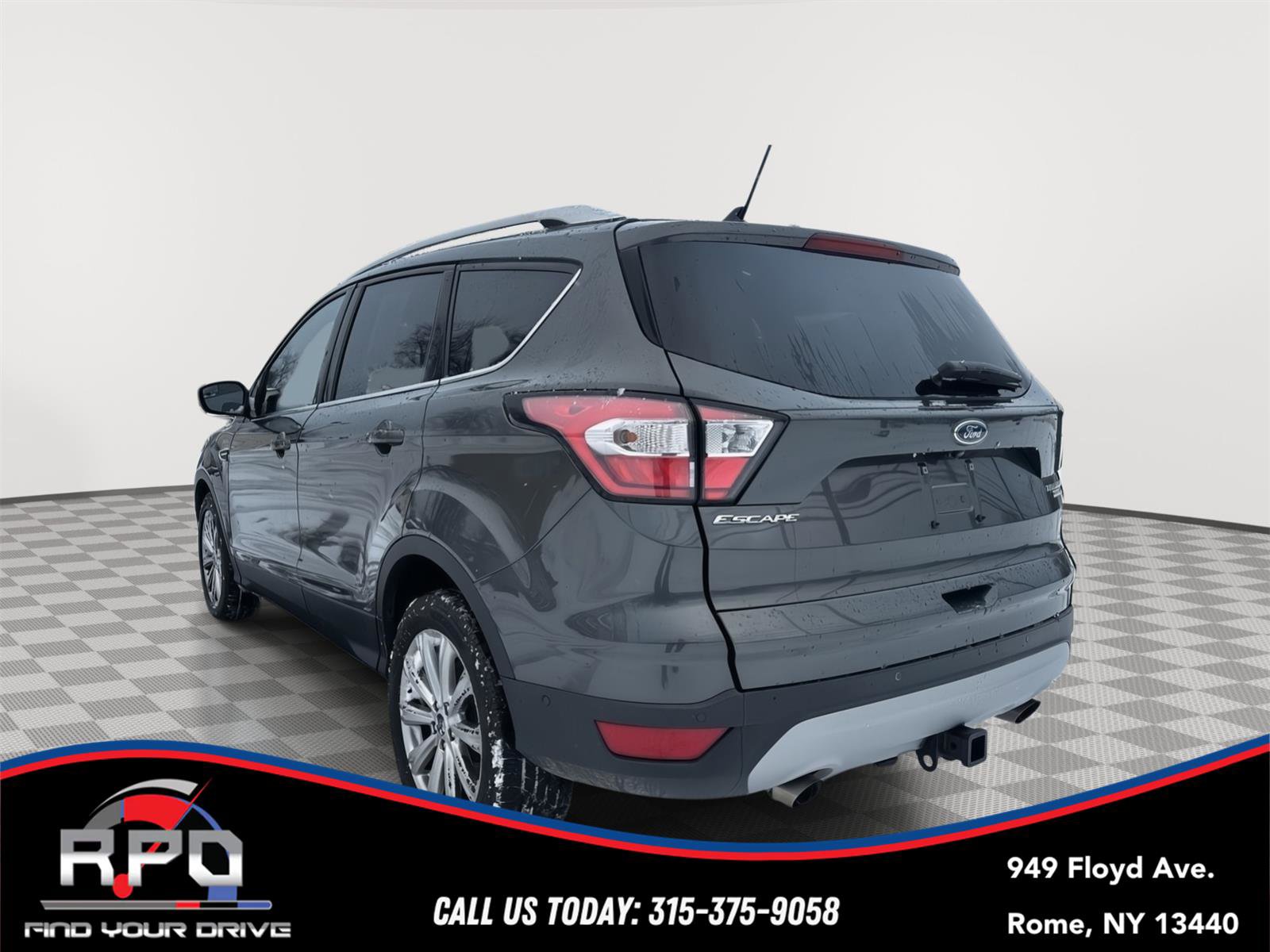 Used 2018 Ford Escape Titanium image 3
