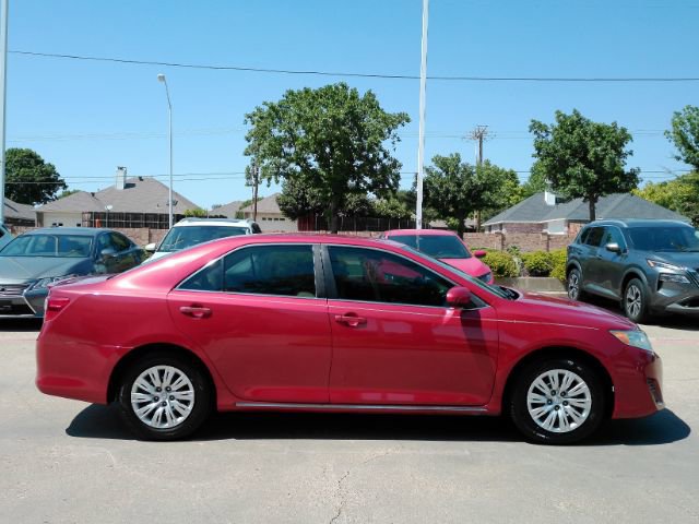 Used 2012 Toyota Camry LE FWD image 5