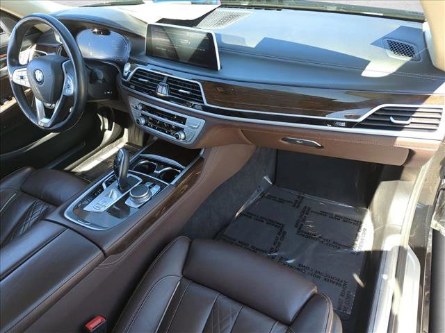 Used 2021 BMW 745e xDrive w/ Premium Package image 22