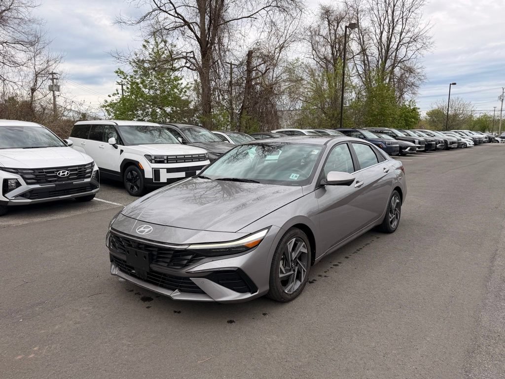 Used 2024 Hyundai Elantra Limited FWD image 8