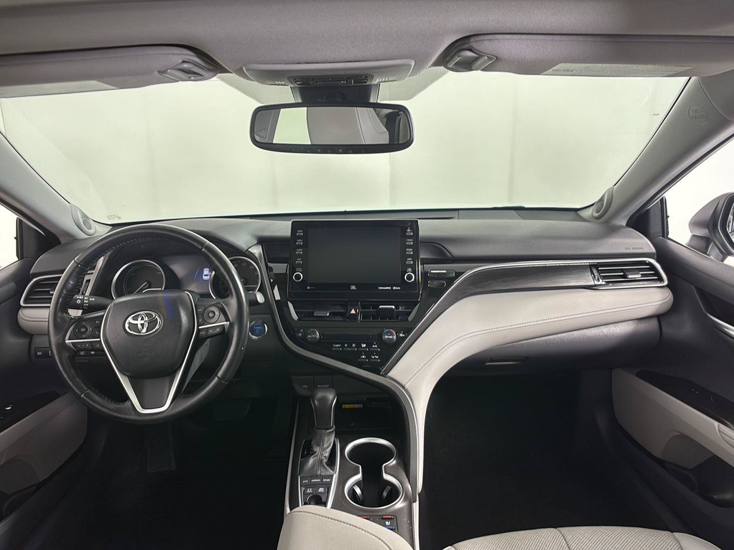 Used 2022 Toyota Camry XLE w/ Navigation Upgrade Package FWD image 18