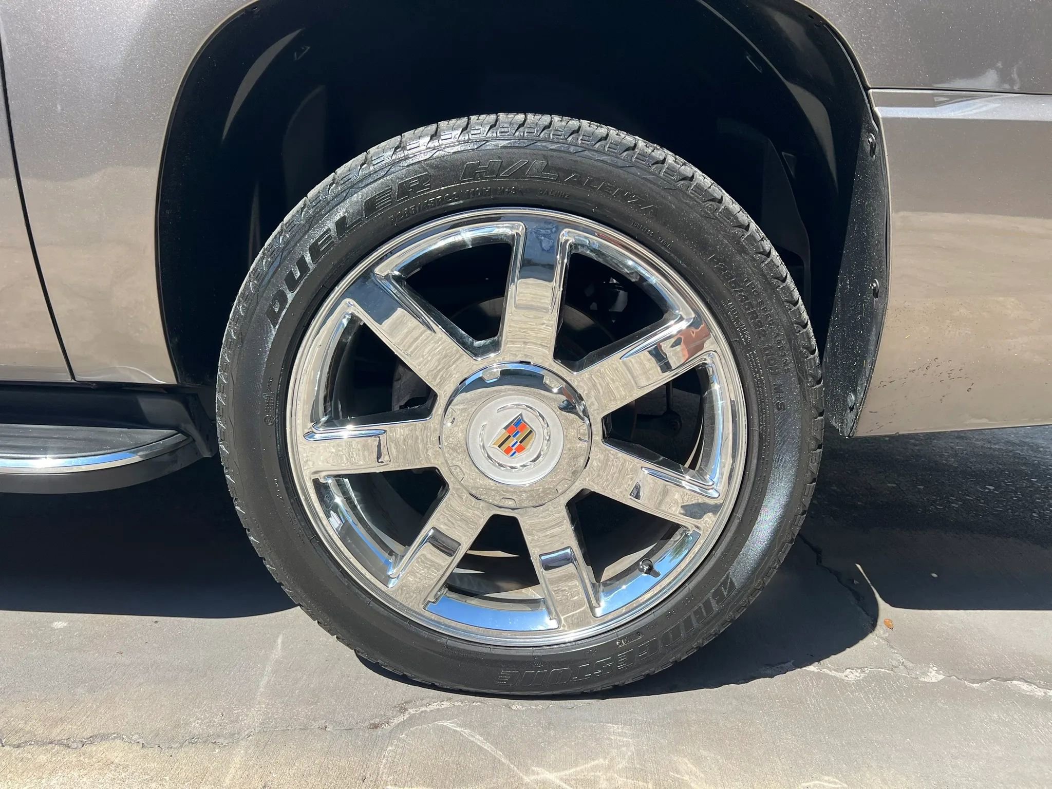 Used 2014 Cadillac Escalade ESV Luxury AWD/4WD image 22
