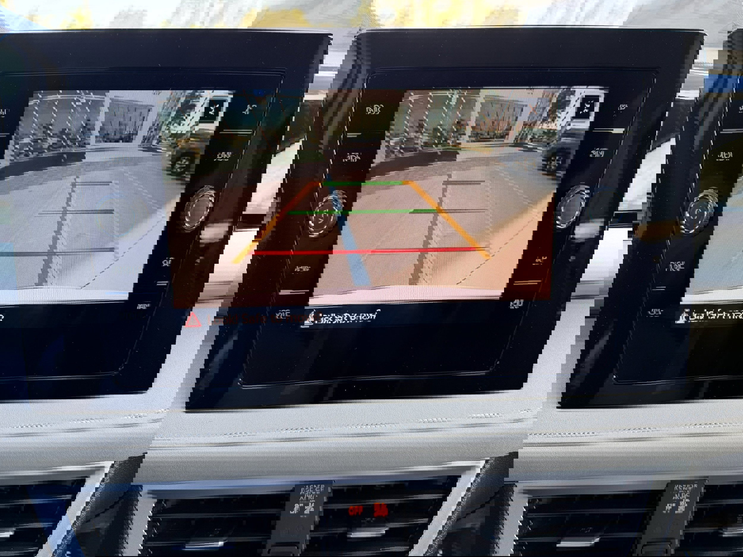 New 2026 Volkswagen Taos SE image 21