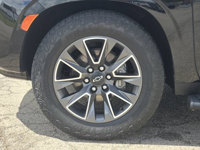 Used 2023 Chevrolet Tahoe Z71 w/ Z71 Off-Road Package AWD/4WD image 12