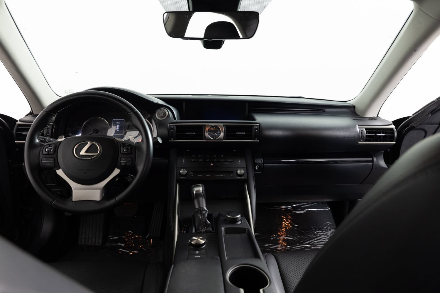 Used 2017 Lexus IS 200t RWD image 31