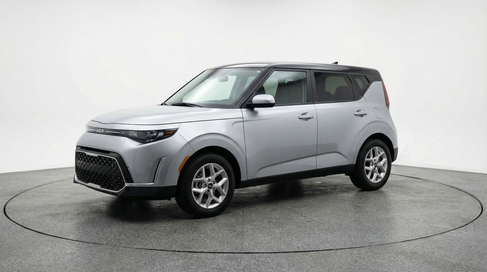 Used 2025 Kia Soul LX w/ LX Technology Package image 3