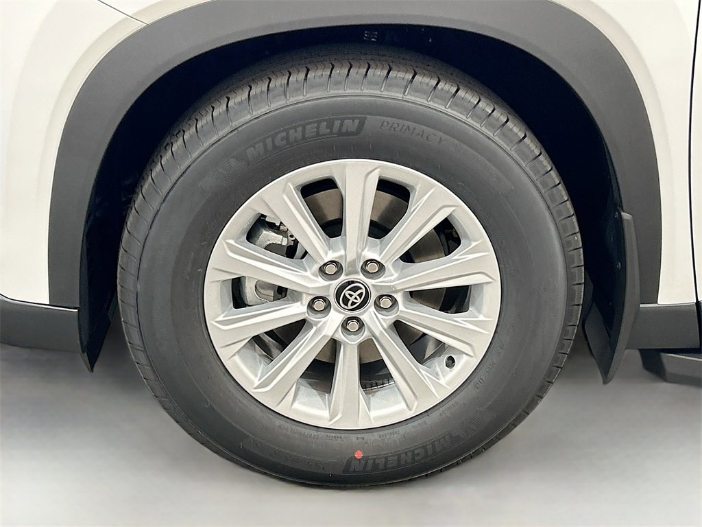 New 2025 Toyota Grand Highlander FWD image 30