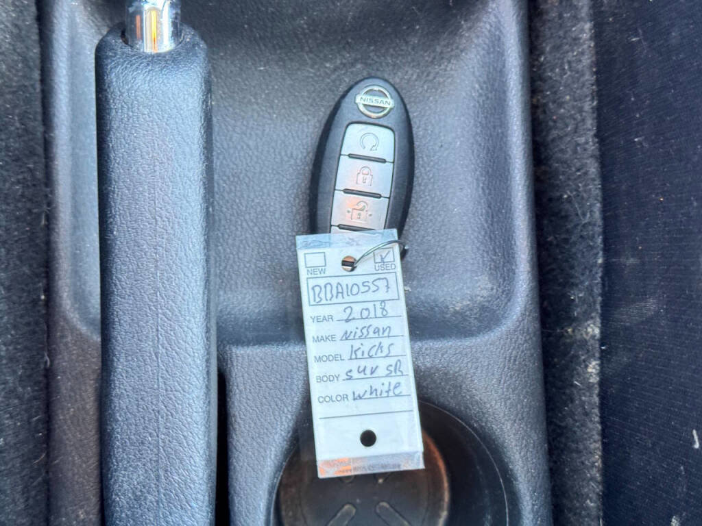Used 2018 Nissan Kicks SR image 12