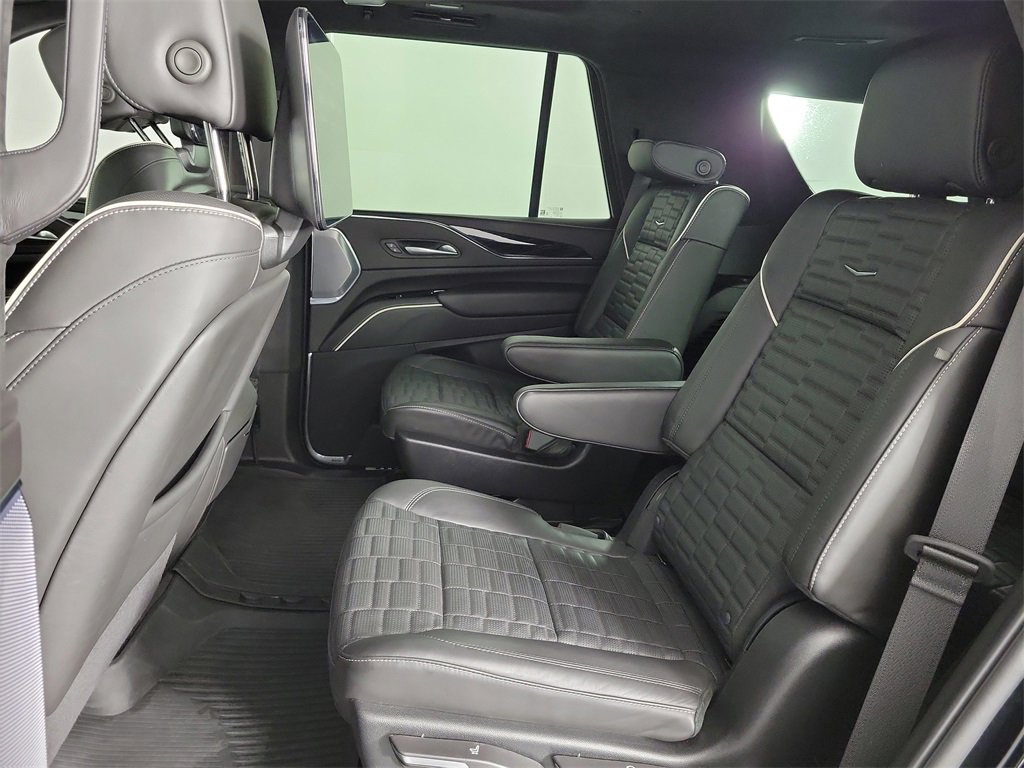 Certified 2024 Cadillac Escalade V w/ Heavy-Duty Trailer Package image 12