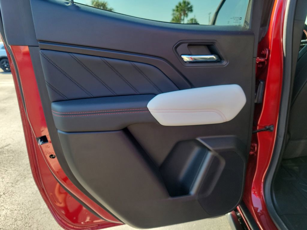 Used 2024 GMC Canyon AT4X AWD/4WD image 10