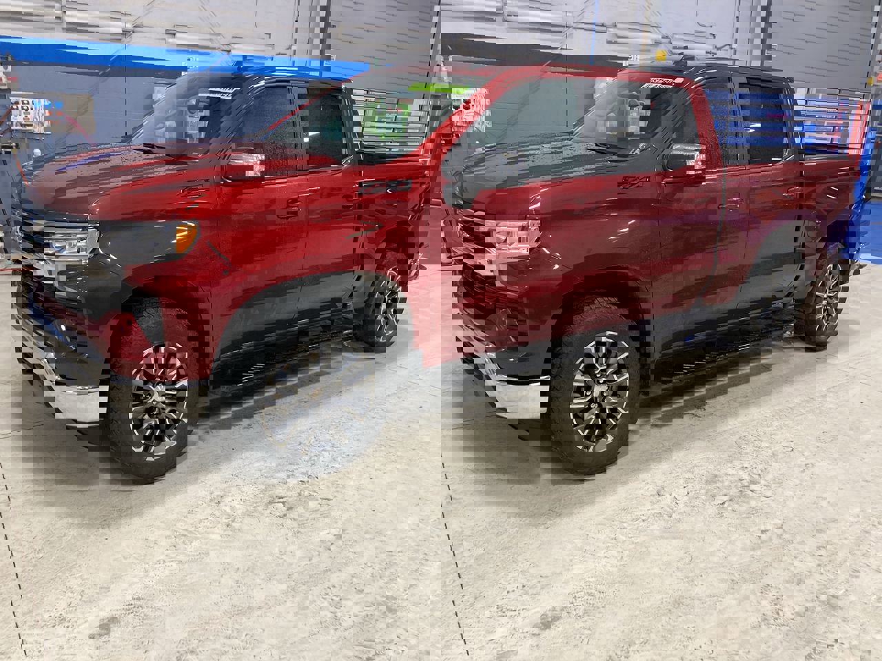 Used 2023 Chevrolet Silverado 1500 LT w/ Z71 Off-Road Package image 4