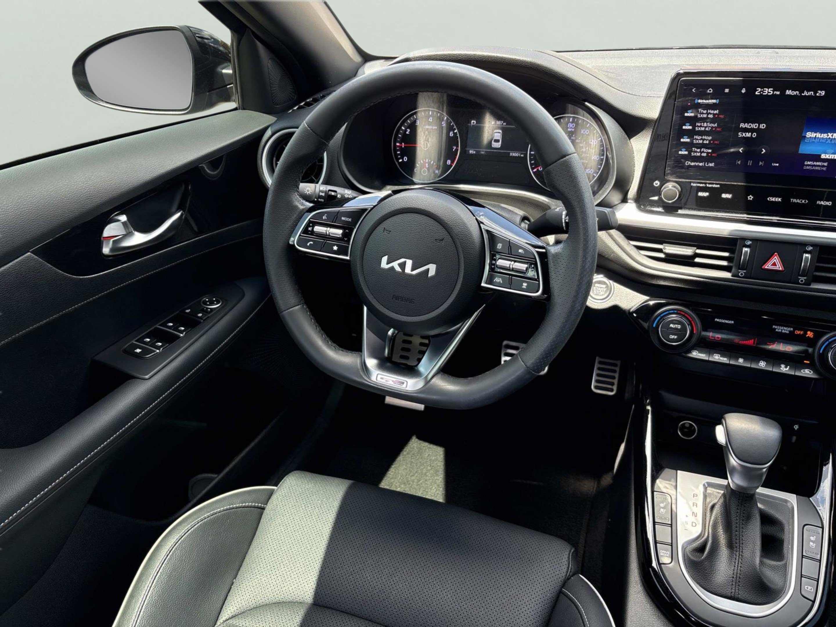 Used 2024 Kia Forte GT-Line w/ GT-Line Premium Package FWD image 9