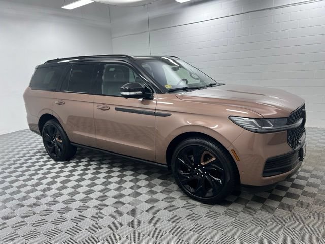 Certified 2025 Lincoln Navigator Black Label AWD/4WD image 4