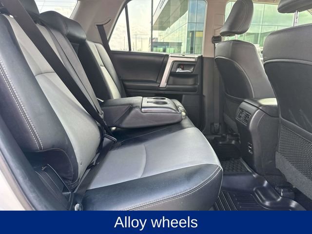 Used 2016 Toyota 4Runner SR5 Premium image 11