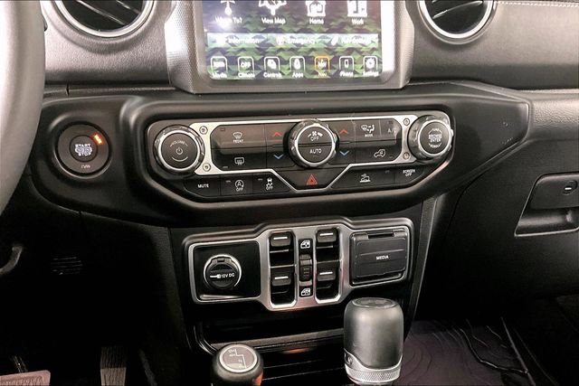 Used 2023 Jeep Wrangler Sahara image 9