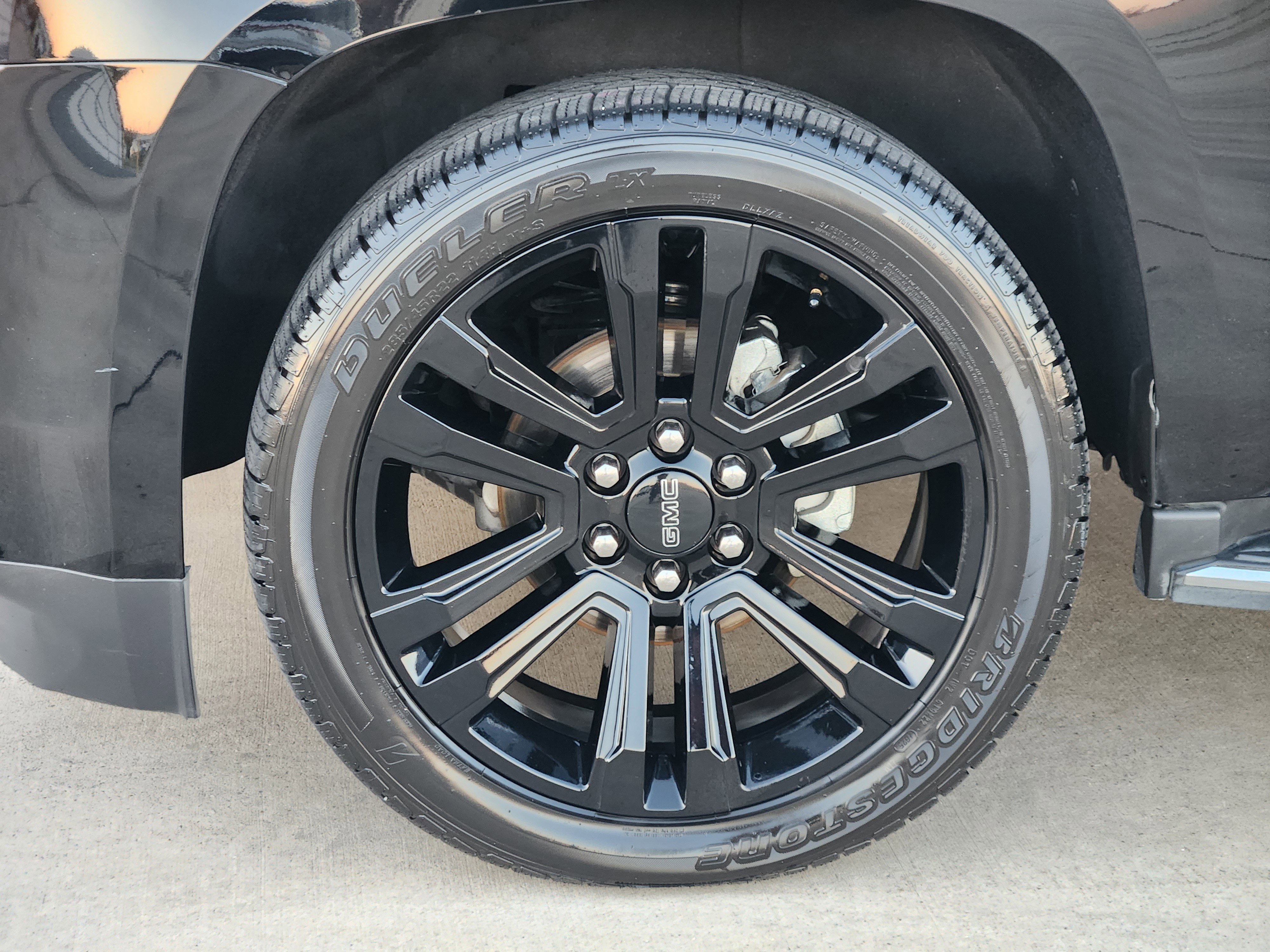 Used 2017 GMC Yukon Denali w/ Open Road Package image 9