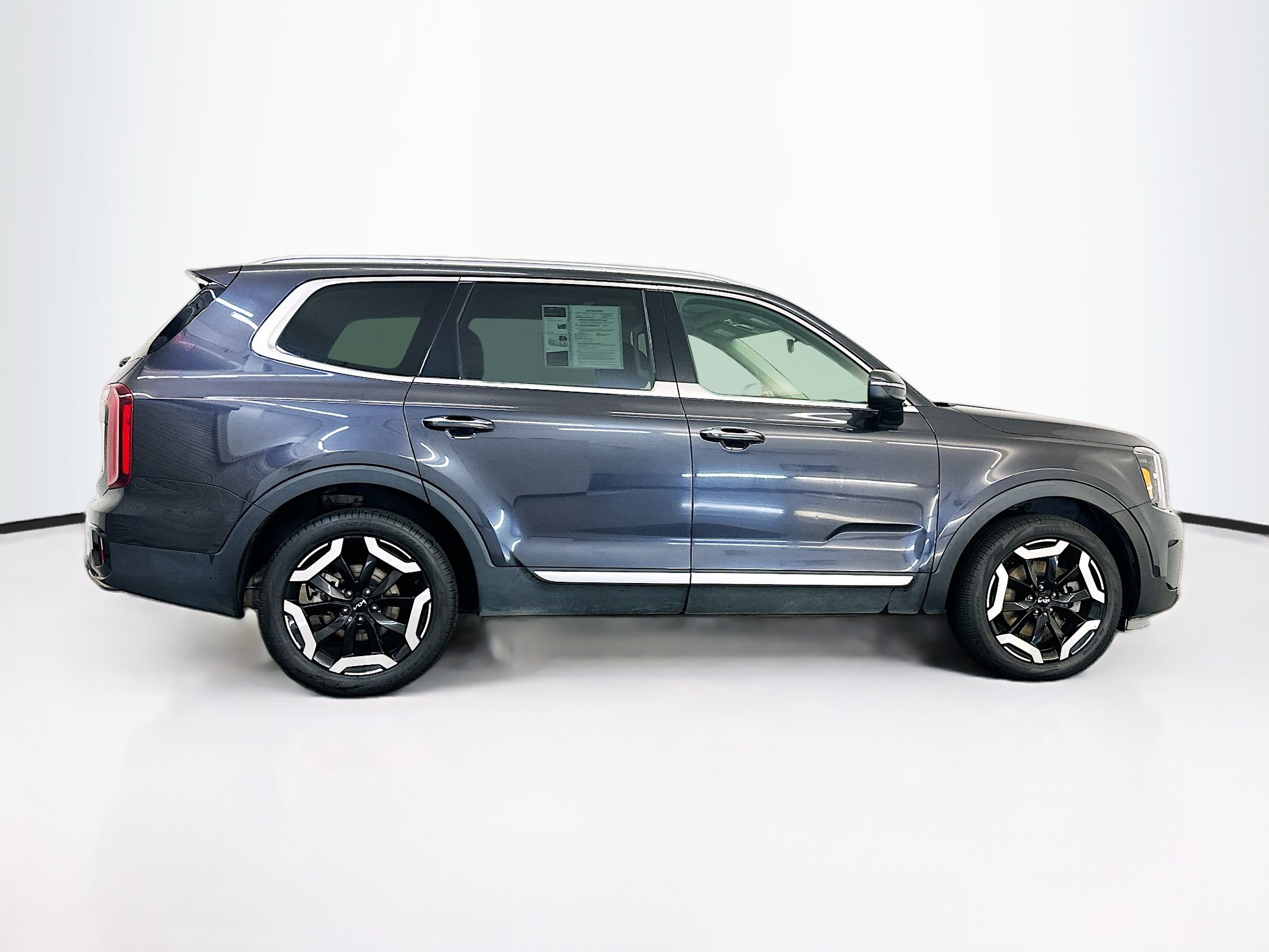 Used 2025 Kia Telluride S AWD/4WD image 10