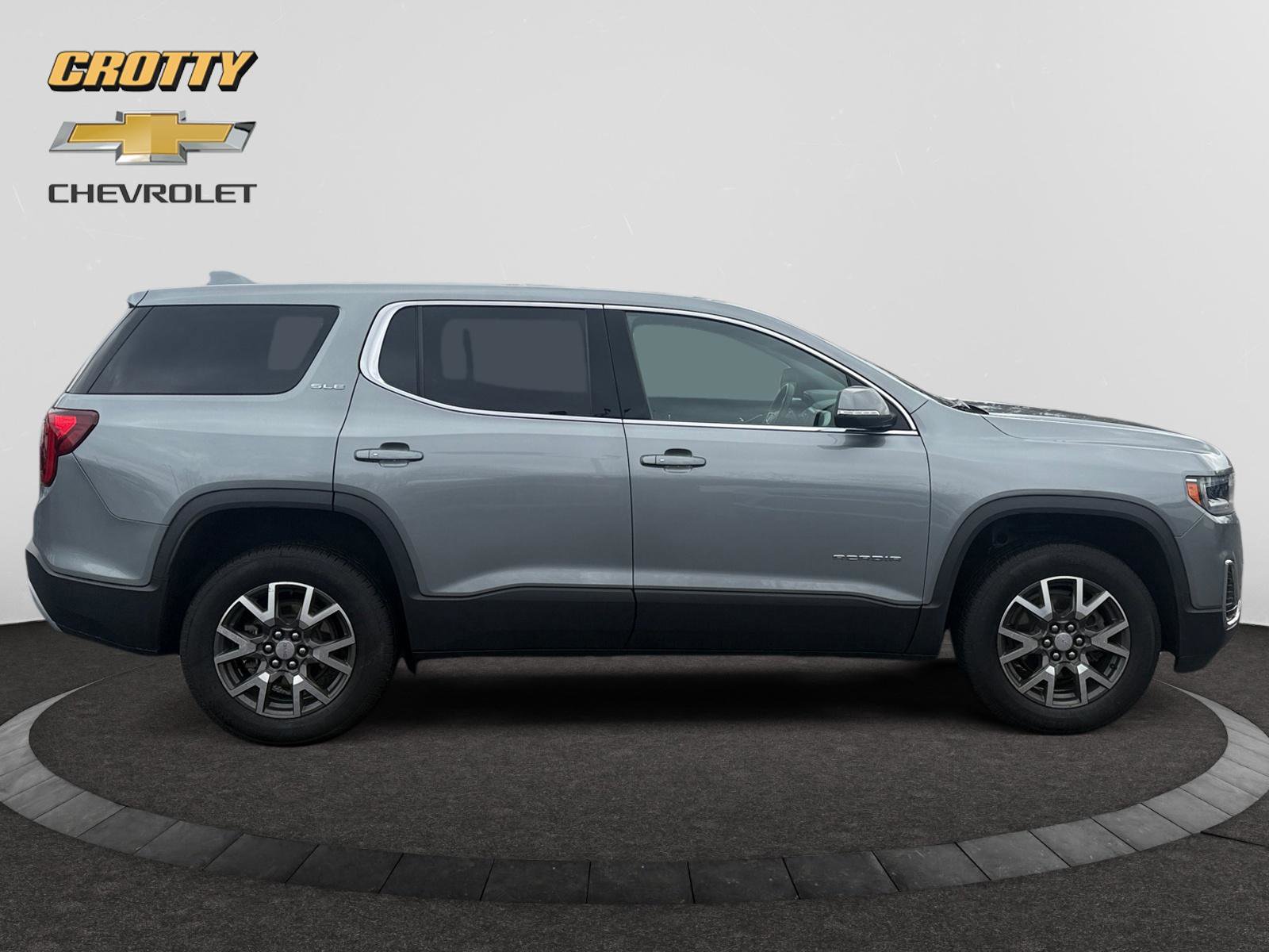 Used 2023 GMC Acadia SLE AWD/4WD image 6