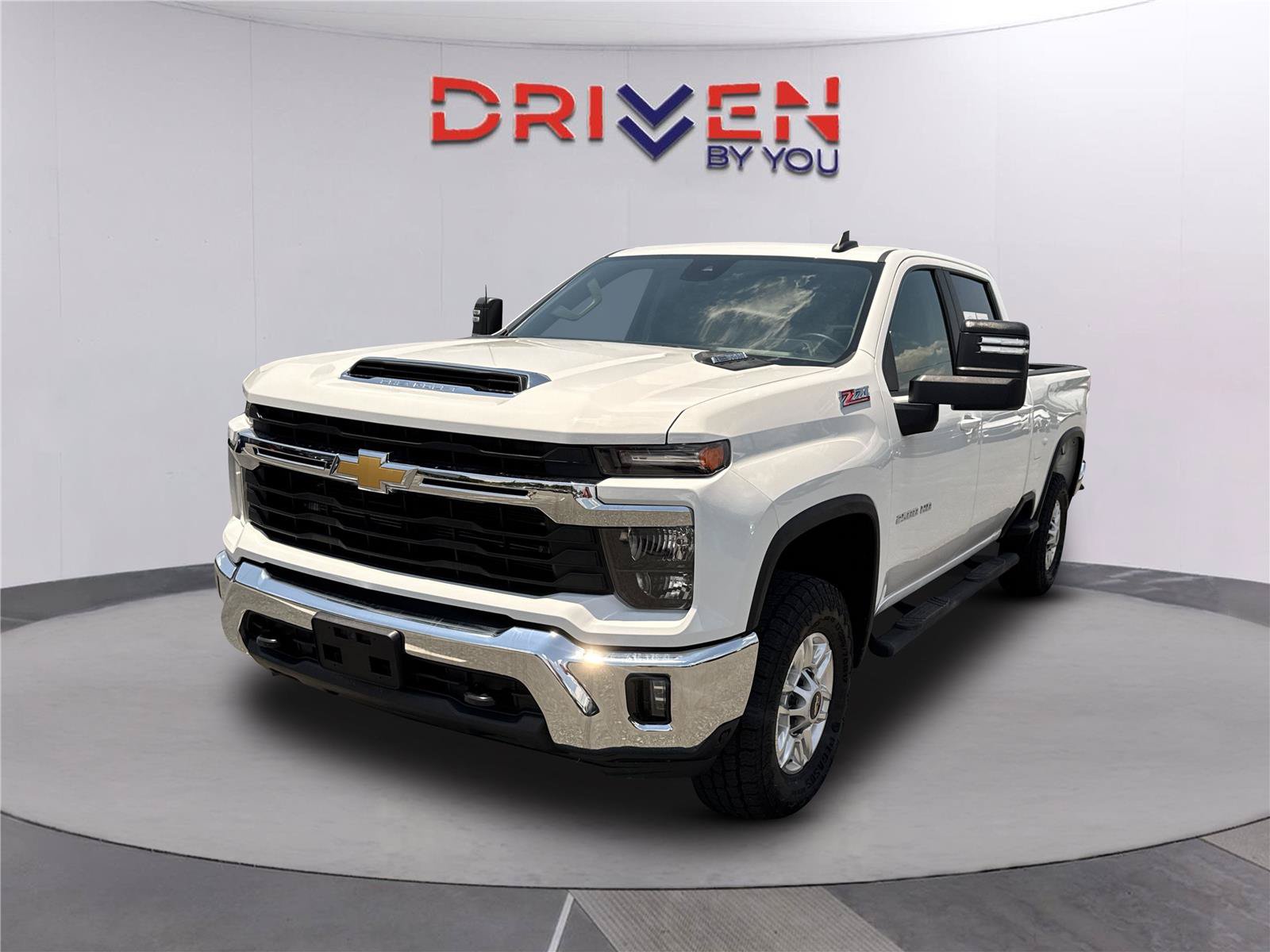 Used 2025 Chevrolet Silverado 2500 LT w/ Convenience Package AWD/4WD image 8