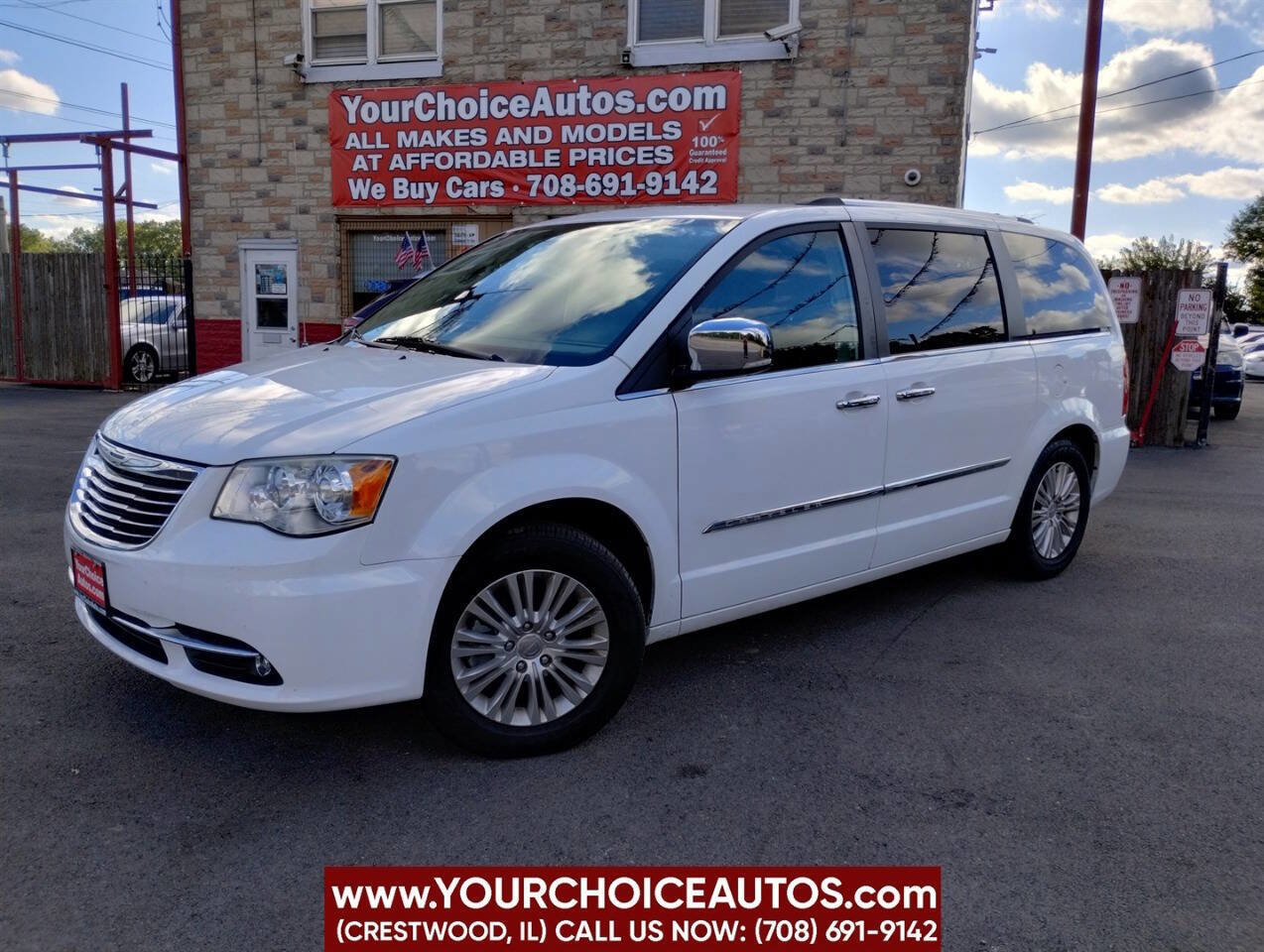 Used 2014 Chrysler Town & Country Limited w/ Luxury Group