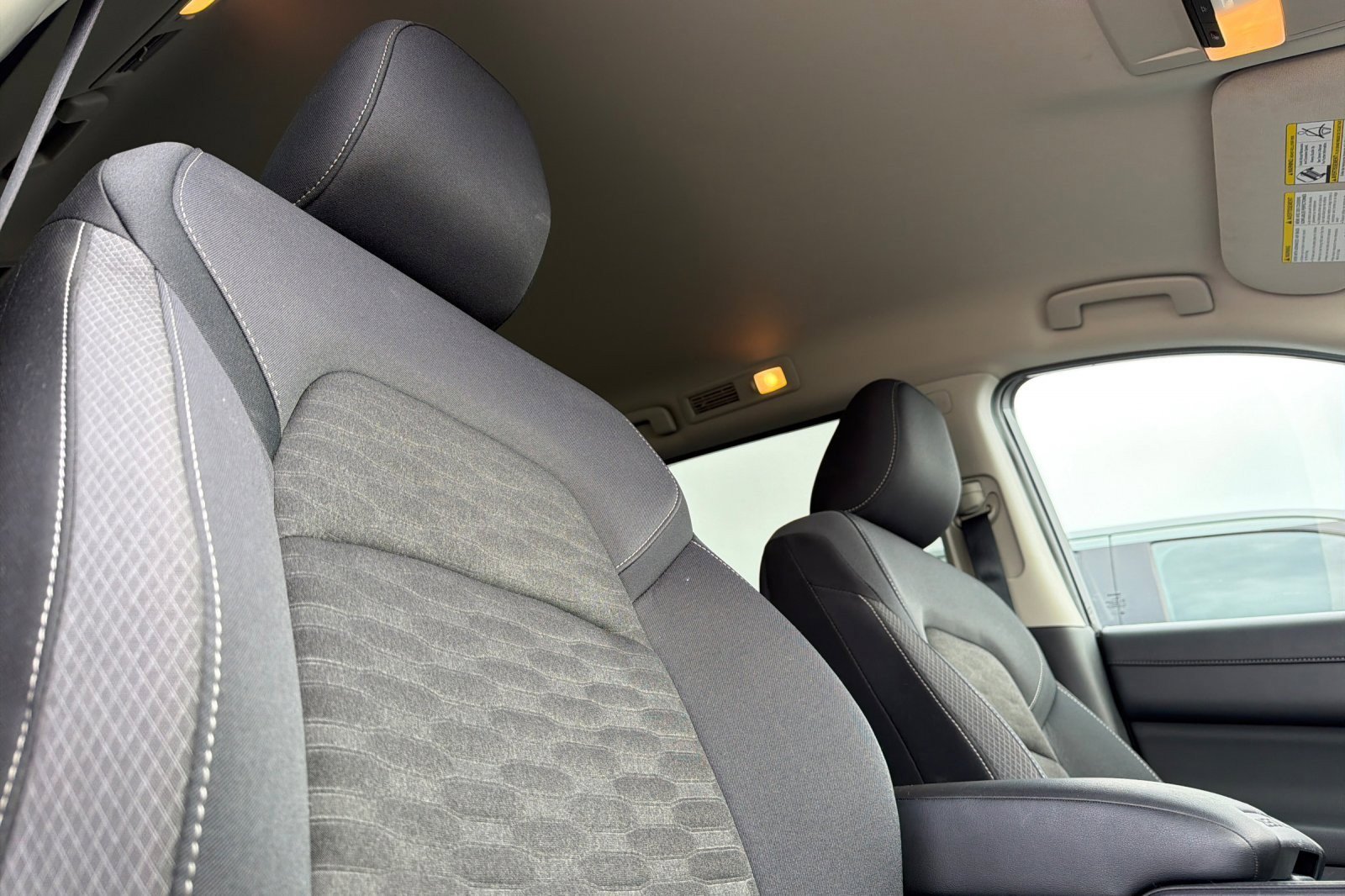 Used 2025 Nissan Pathfinder S image 17