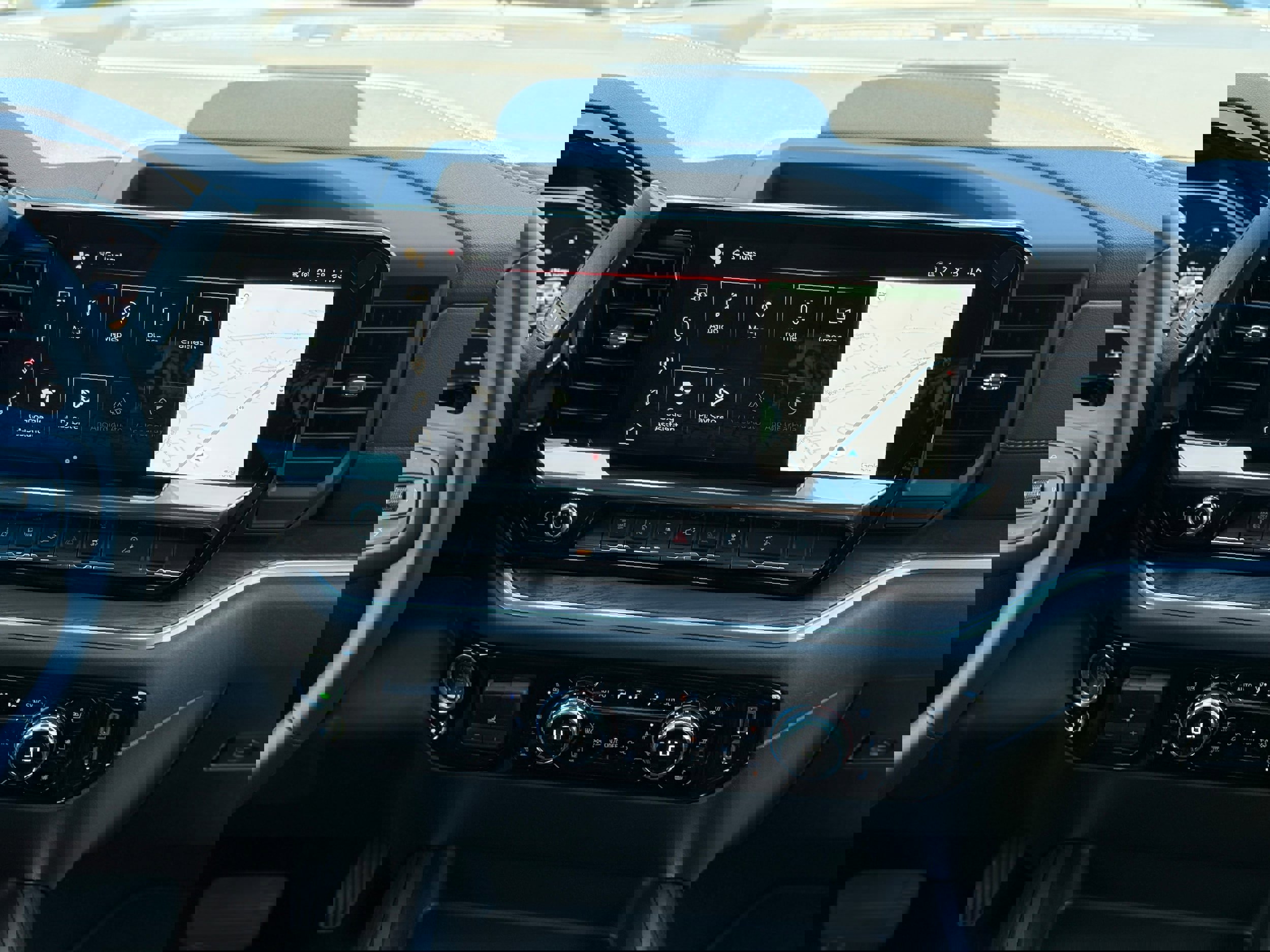 New 2025 GMC Sierra 2500 SLT w/ SLT Premium Package image 17