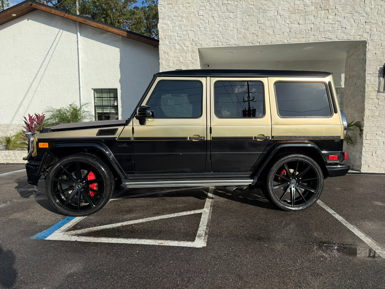 Used 2014 Mercedes-Benz G 63 AMG 4MATIC image 2