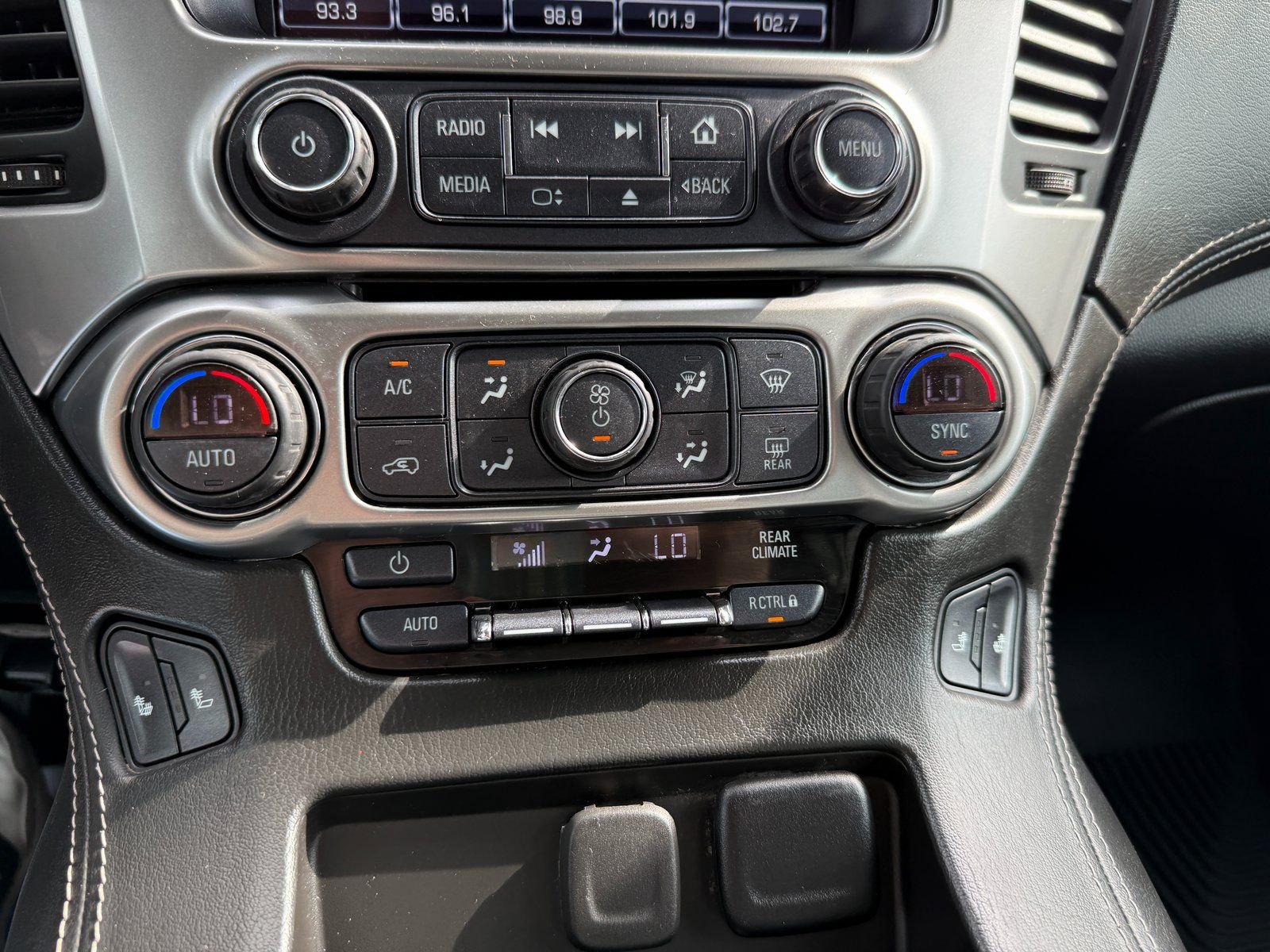 Used 2019 Chevrolet Suburban LT image 22